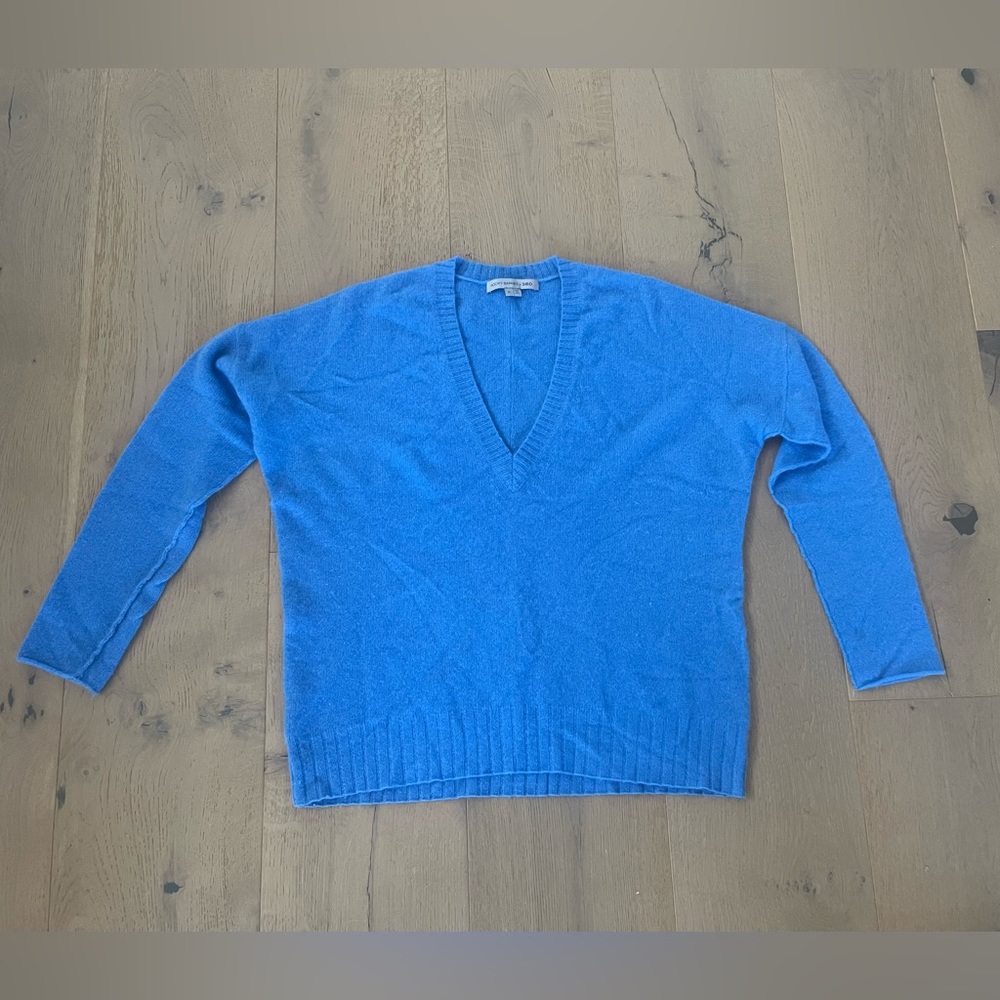 Rocky Barnes x 360 V neck blue cashmere sweater